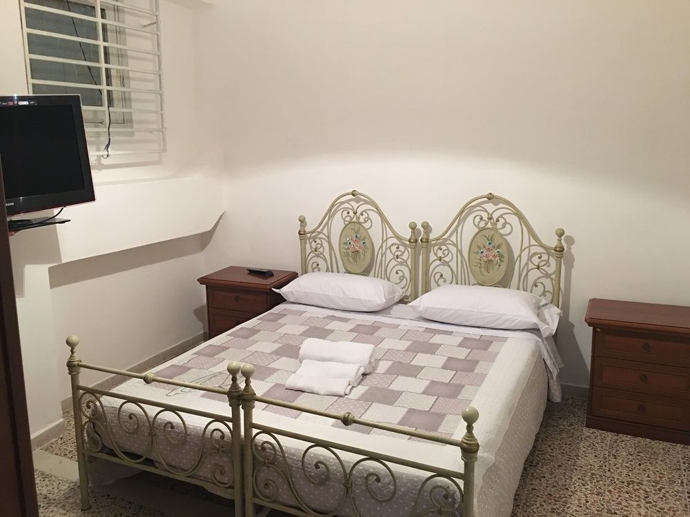 B&B Magna Grecia Кротоне Екстер'єр фото